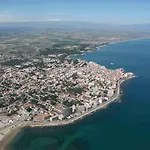 Gracia 23 * L' Escala